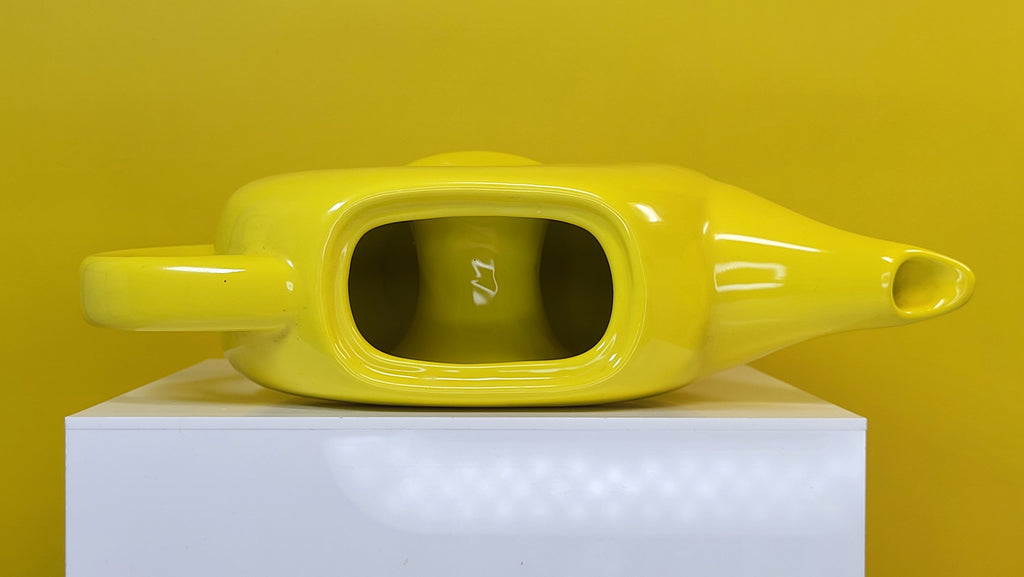 Vintage Hall Classics Canary Yellow "Donut" Teapot – 6-Cup Capacity – Excellent Condition
