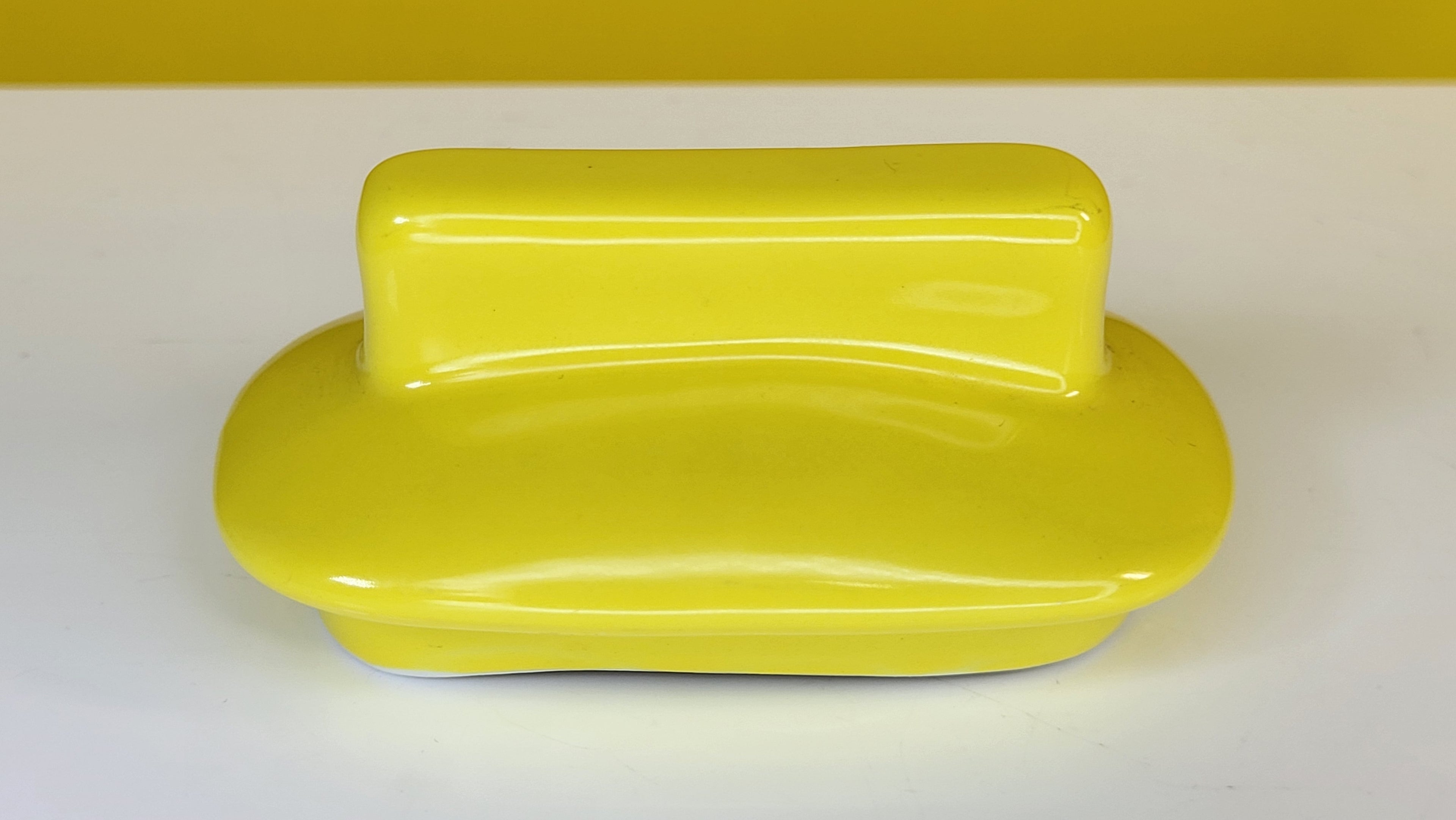 Vintage Hall Classics Canary Yellow "Donut" Teapot – 6-Cup Capacity – Excellent Condition